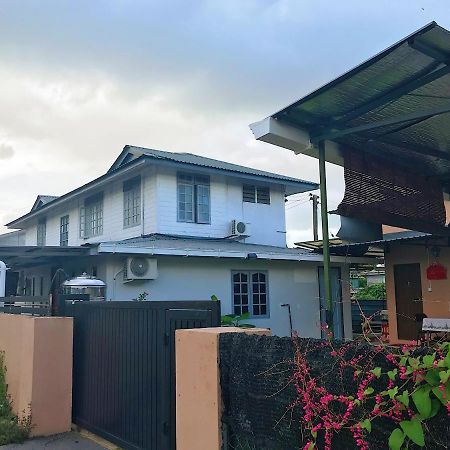 Merdeka Guest House 2 クチン エクステリア 写真