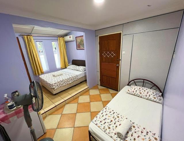 Merdeka Guest House 2 クチン エクステリア 写真