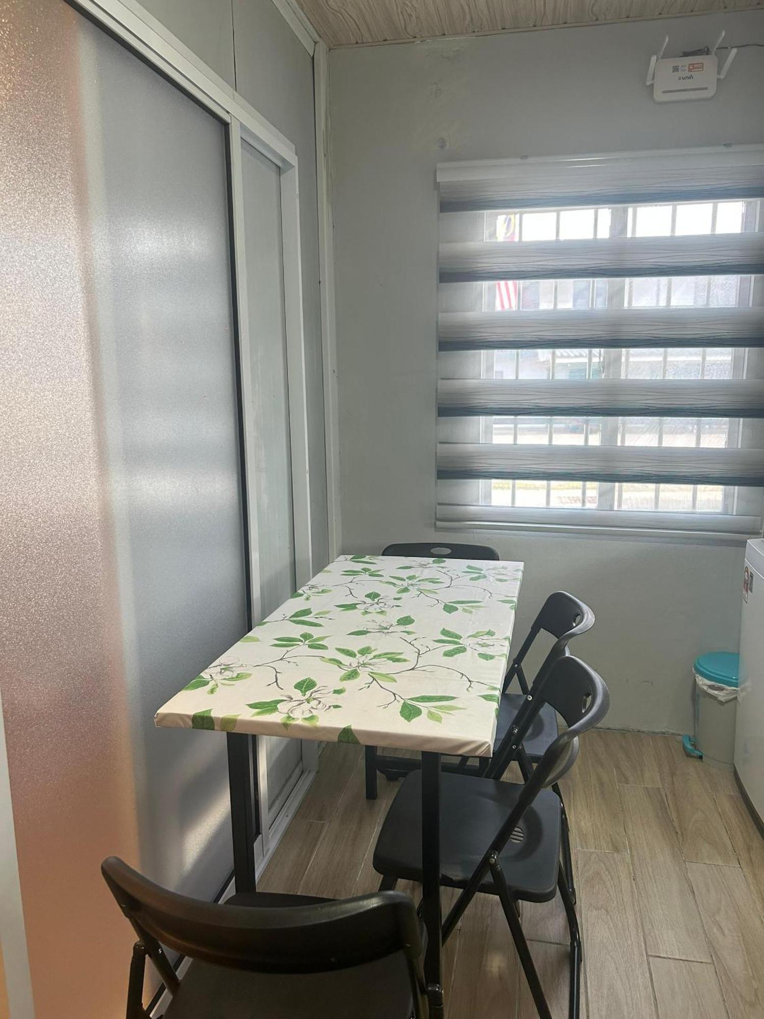 Merdeka Guest House 2 クチン 部屋 写真