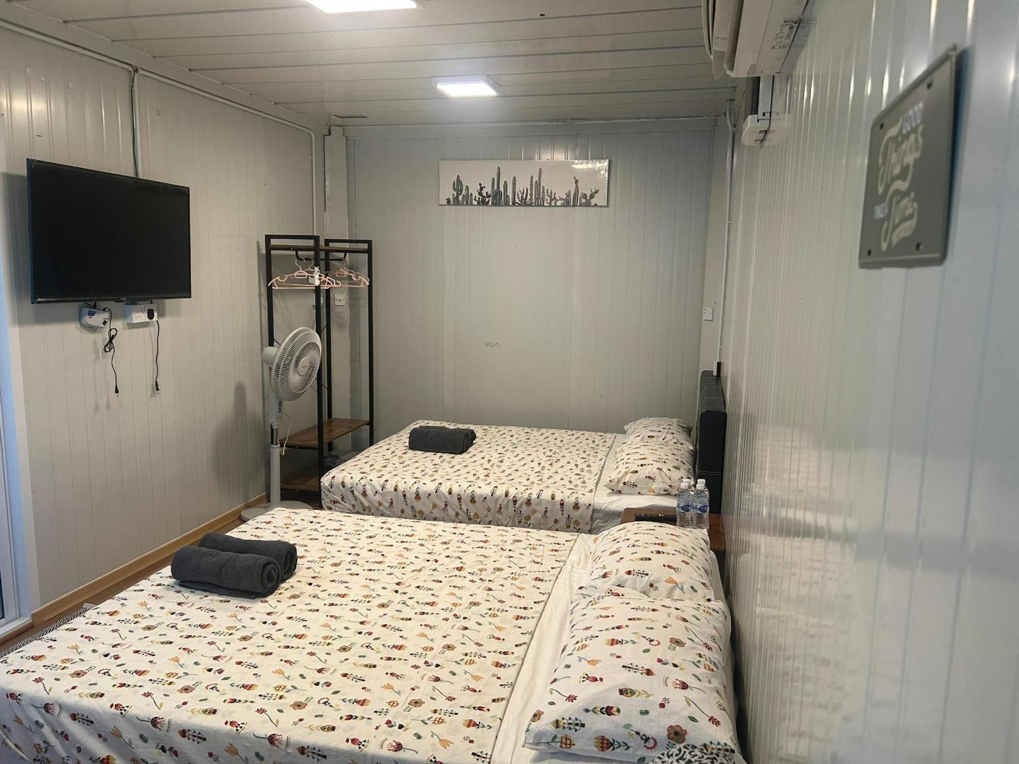 Merdeka Guest House 2 クチン エクステリア 写真
