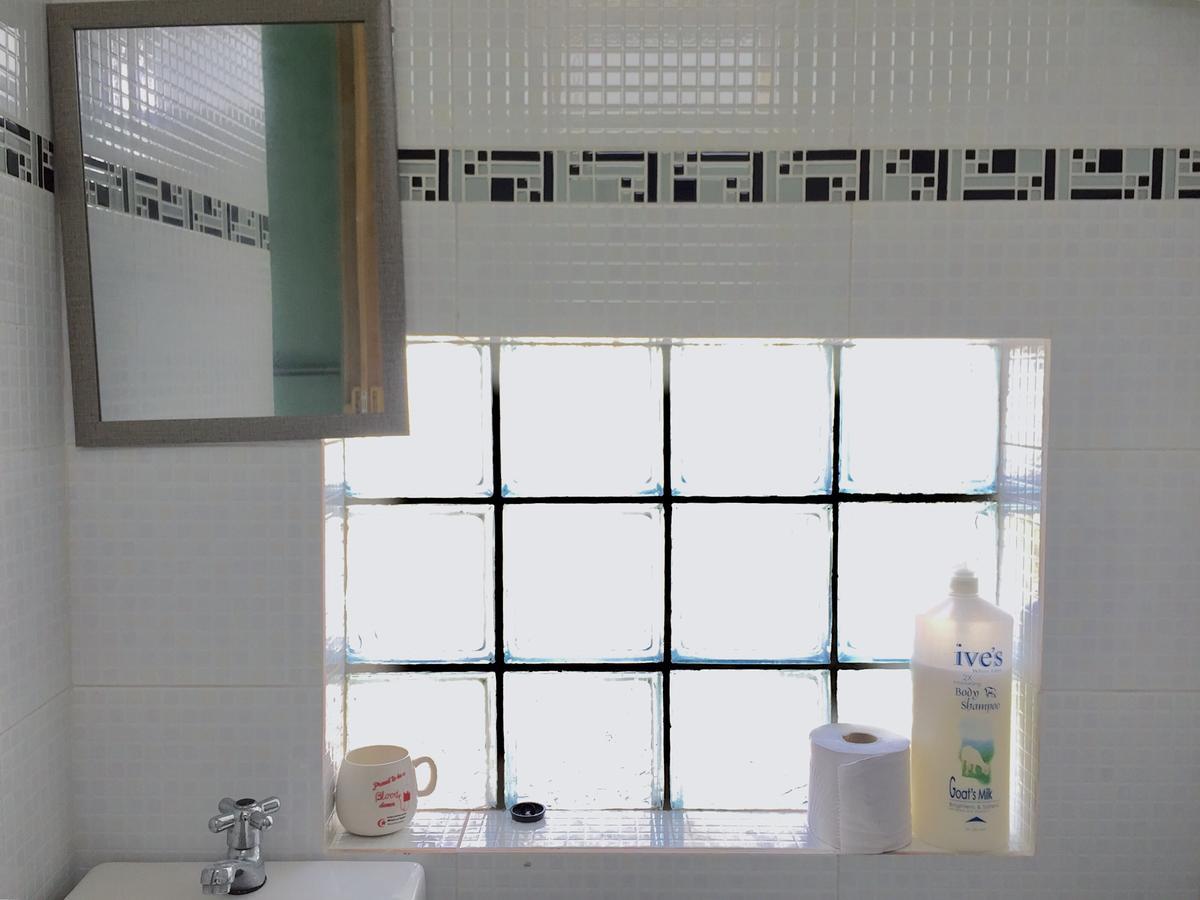 Merdeka Guest House 2 クチン エクステリア 写真