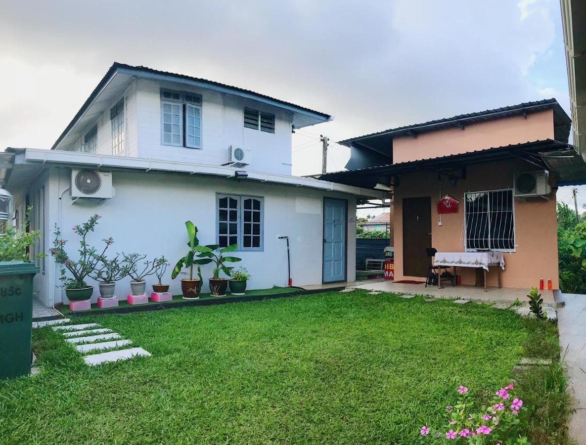 Merdeka Guest House 2 クチン エクステリア 写真