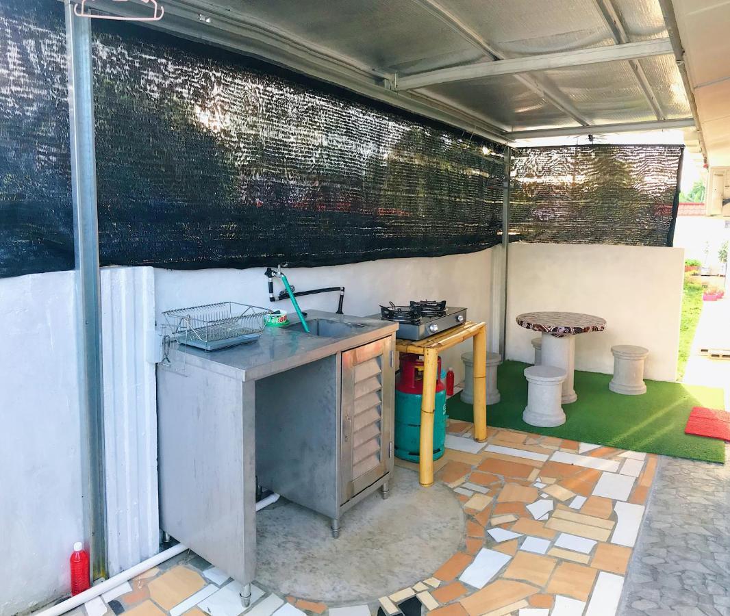 Merdeka Guest House 2 クチン エクステリア 写真